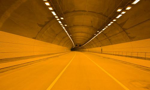 高速公路隧道.jpg