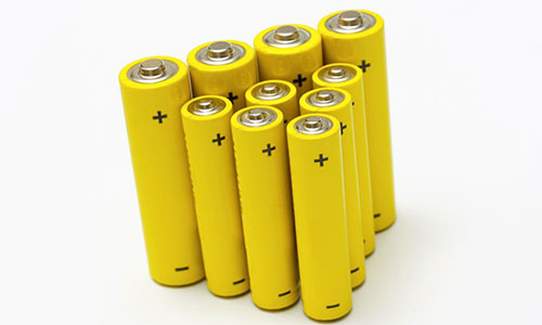 <b>电力设备与新能源行业需求旺盛带动锂电池发展</b>